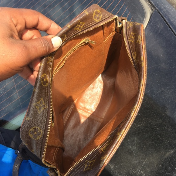 Louis Vuitton
Marceau Brown Monogram Shoulder Bag - Picture 6 of 16